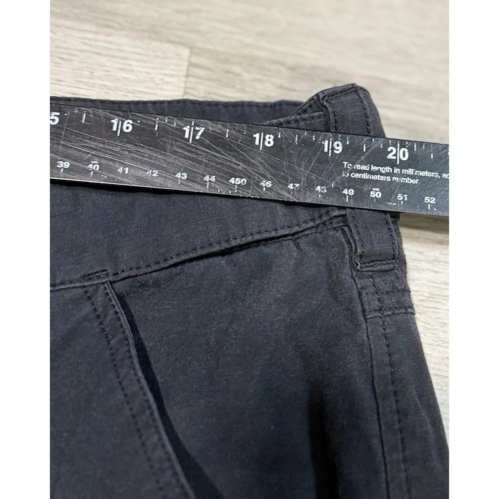 Huk Next Level Performance Fishing Shorts Men's 2XL Black Cargo Utility Stretch
